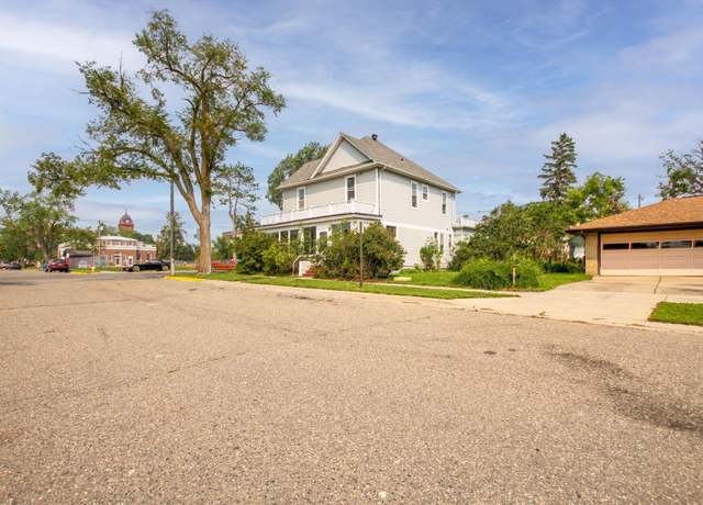 Property at 600 Bemidji Ave N, Bemidji, MN 56601, 5 beds, 3 baths
