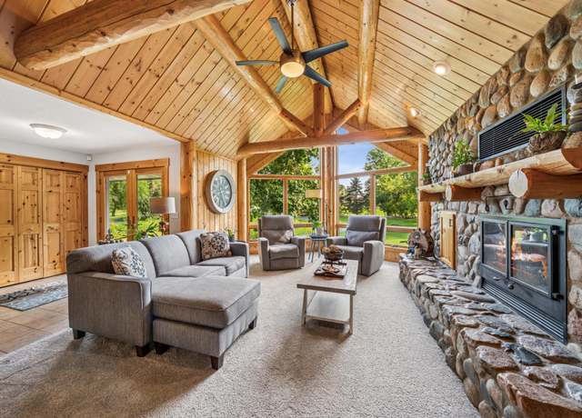 Property at 13187 Dellwood Rd N, Stillwater, MN 55082, 5 beds, 4 baths
