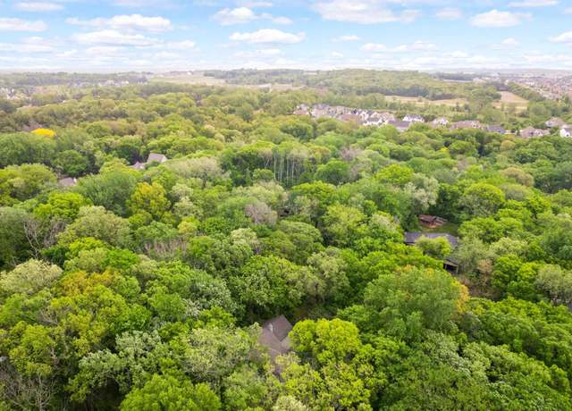 Property at 5844 Deer Trail Cir, Woodbury, MN 55129, 5 beds, 3 baths
