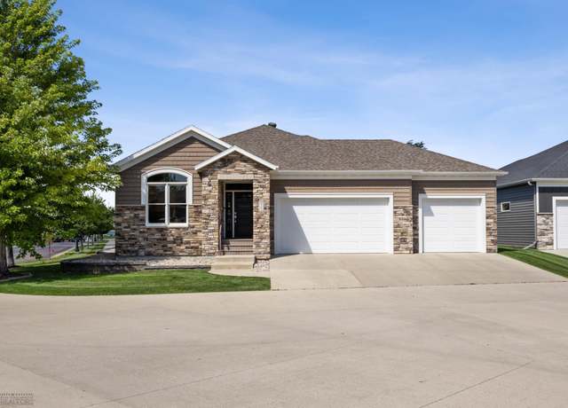 Property at 4245 Coventry Dr S, Fargo, ND 58104, 5 beds, 3 baths