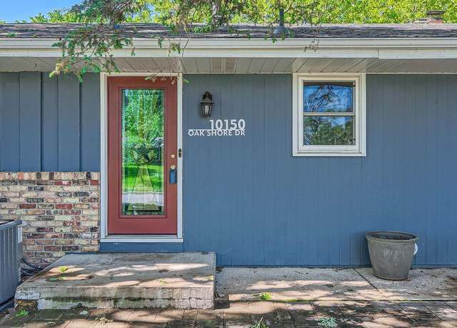 Property at 10150 Oak Shore Dr, Lakeville, MN 55044, 4 beds, 2 baths