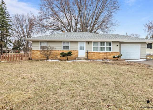 Property at 2148 Mapleview Ave, Maplewood, MN 55109, 4 beds, 1 bath