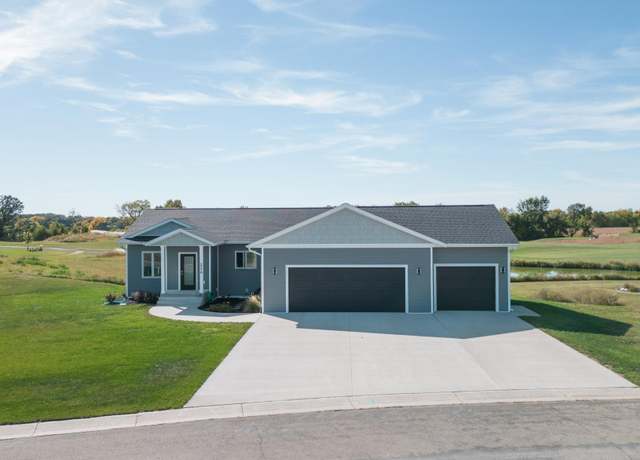 Property at 2379 W 9th St, Albert Lea, MN 56007, 3 beds, 3 baths