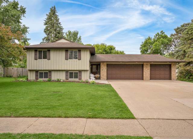 Property at 10789 105th Ave N, Maple Grove, MN 55369, 4 beds, 2 baths