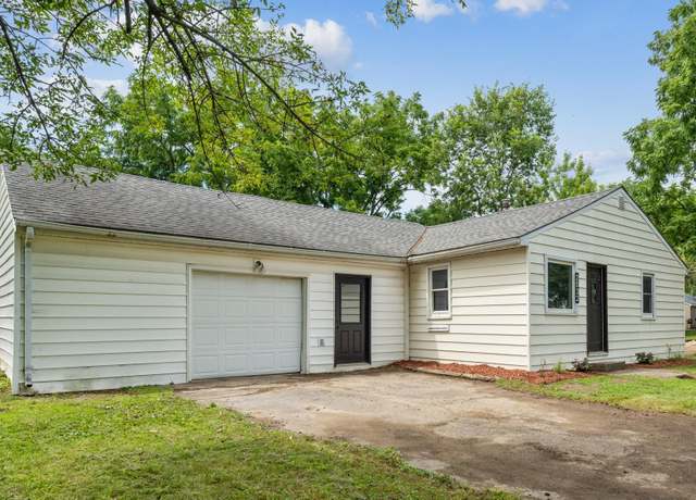 Property at 2032 7th Ave, Mankato, MN 56001, 2 beds, 1 bath