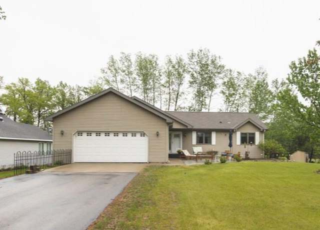 Property at 868 Park Dr, Detroit Lakes, MN 56501, 3 beds, 3 baths