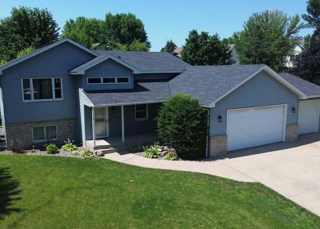 Property at 1009 Fairway Blvd, Howard Lake, MN 55349, 4 beds, 2 baths