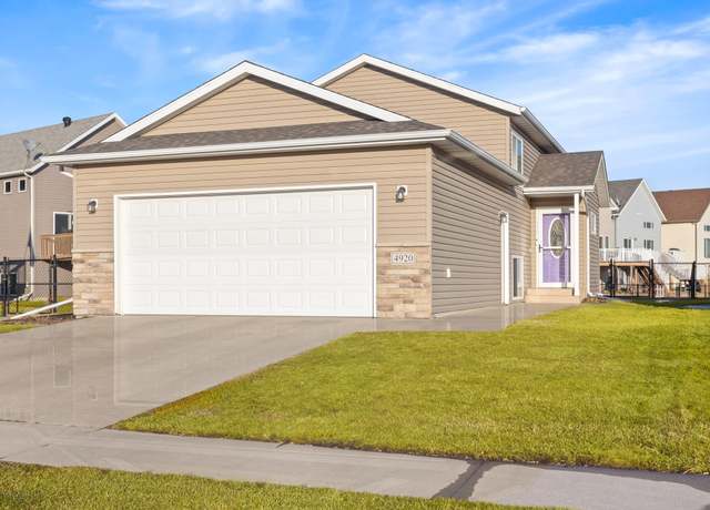 Property at 4920 55th St S, Fargo, ND 58104, 3 beds, 2 baths
