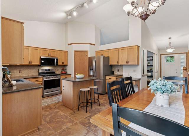 Property at 989 Coneflower Ct, Eagan, MN 55123, 4 beds, 3 baths