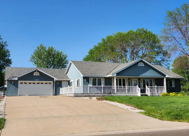 Property at 3305 200th St W, Empire Twp, MN 55024, 4 beds, 3 baths