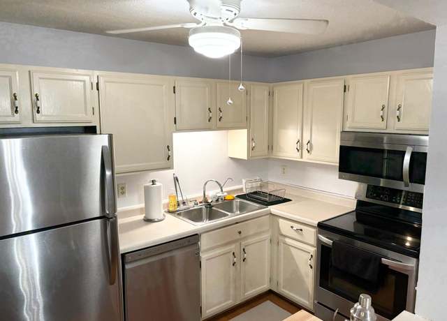 Property at 1800 Riverwood Dr #110, Burnsville, MN 55337, 2 beds, 2 baths