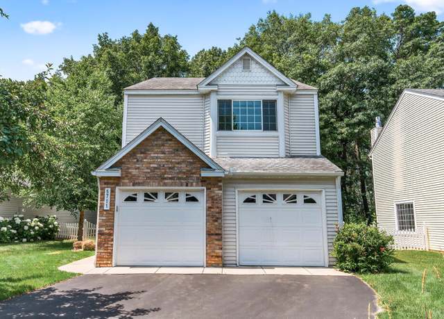 Property at 5711 Donegal Dr, Shoreview, MN 55126, 2 beds, 2 baths