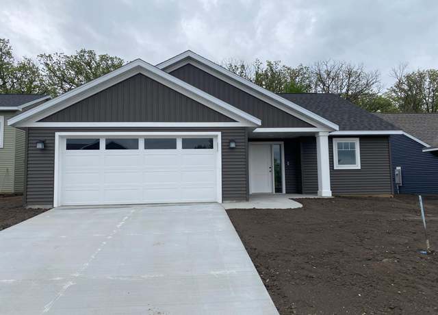 Property at 1082 Falcon Rd SE, Rochester, MN 55904, 3 beds, 2 baths