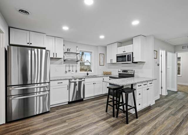Property at 8242 Bloomington Ave S, Bloomington, MN 55425, 3 beds, 1 bath