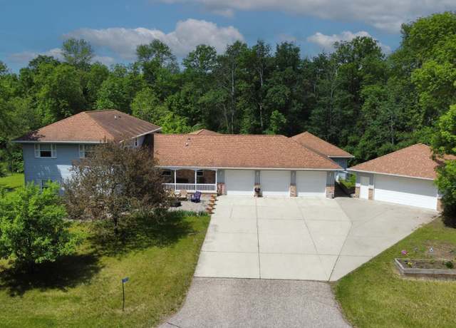 Property at 17425 Northwood Dr, Paynesville Twp, MN 56362, 8 beds, 5 baths