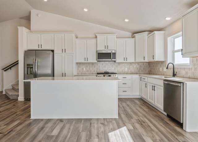 Property at 10778 Hemingway Ave S, Cottage Grove, MN 55016, 4 beds, 4 baths
