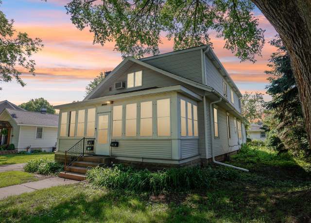 Property at 1384 Midway Pkwy, Saint Paul, MN 55108, 5 beds, 3 baths