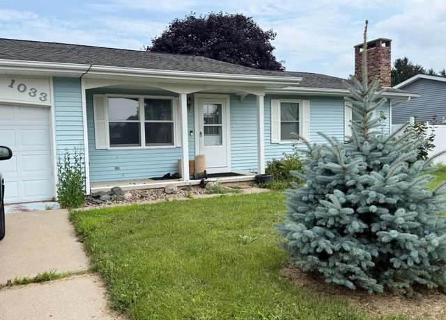 Property at 1033 W Dwelle St, Lake City, MN 55041, 4 beds, 3 baths
