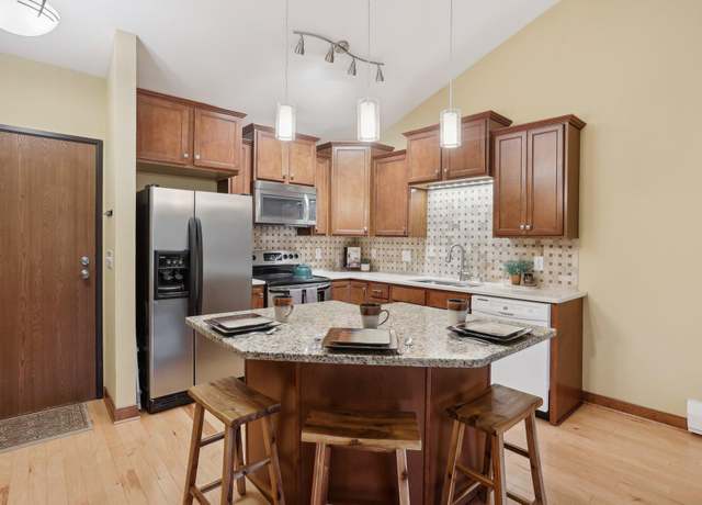 Property at 3850 Plymouth Blvd #318, Plymouth, MN 55446, 1 bed, 1 bath