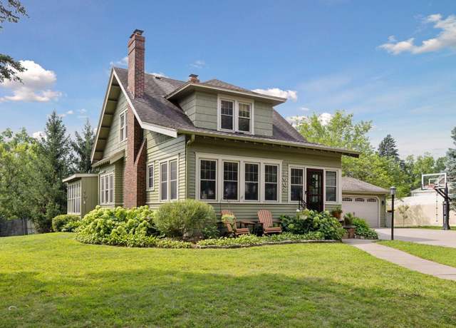 Property at 2608 18th Ave E, North Saint Paul, MN 55109, 3 beds, 2 baths