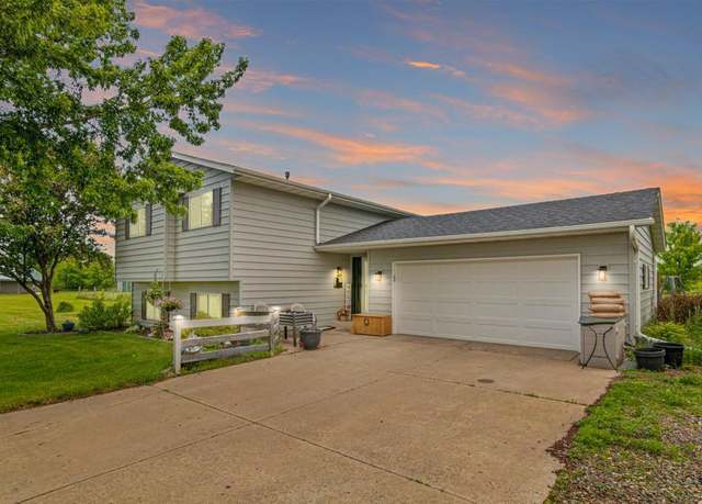 Property at 6972 360th St, North Branch, MN 55056, 4 beds, 3 baths