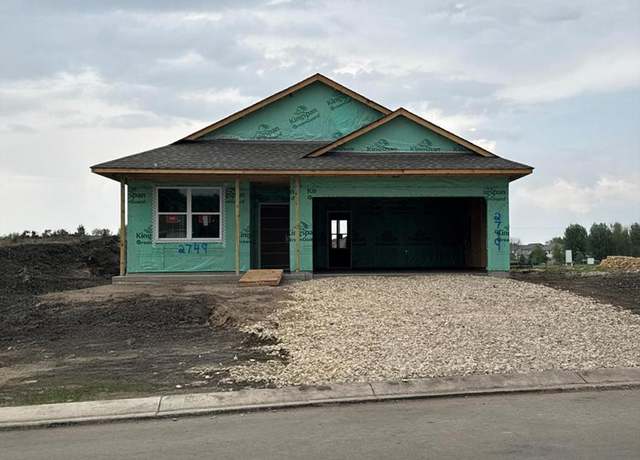 Property at 2749 Green Ash Ave, Shakopee, MN 55379, 3 beds, 2 baths