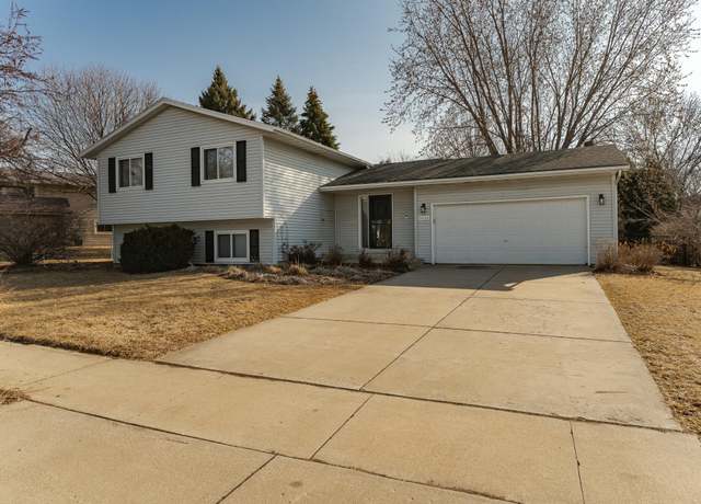 Property at 5626 44th Ave NW, Rochester, MN 55901, 3 beds, 2 baths