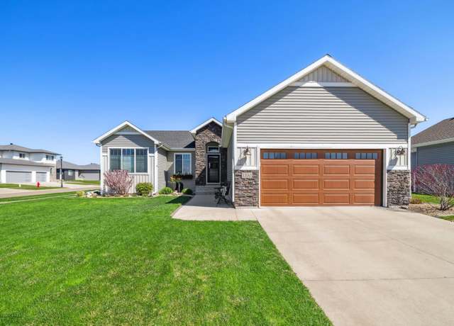 Property at 1330 30th Ave W, West Fargo, ND 58078, 5 beds, 3 baths