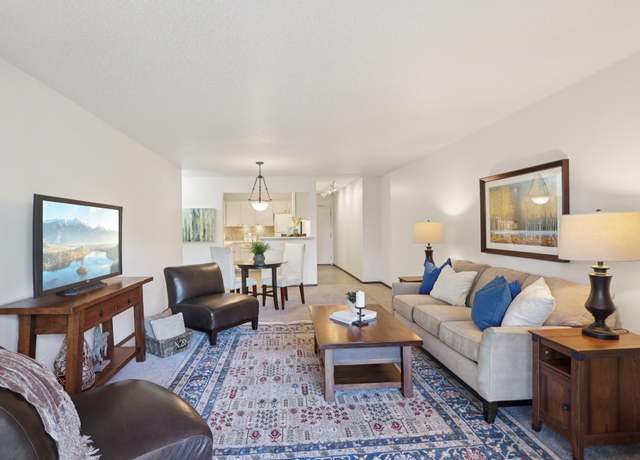Property at 5627 Green Circle Dr #222, Minnetonka, MN 55343, 2 beds, 2 baths