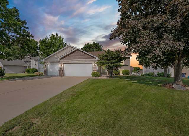 Property at 17480 Five Oaks Dr, Lakeville, MN 55024, 4 beds, 2 baths