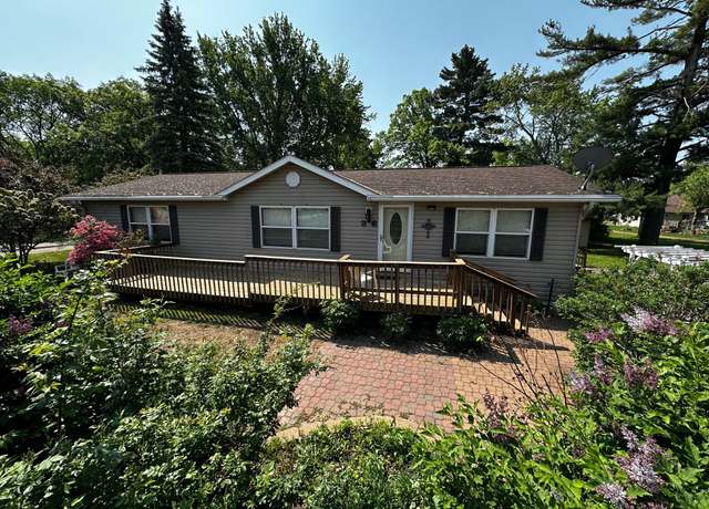 Property at 326 5th St NE, Crosby, MN 56441, 4 beds, 3 baths