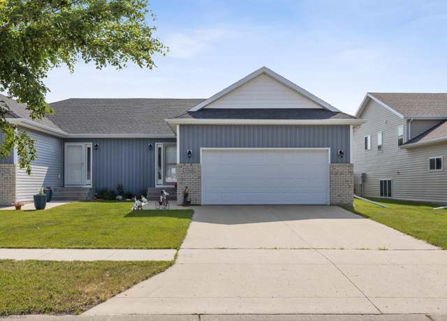 Property at 3364 27th St S, Moorhead, MN 56560, 4 beds, 3 baths