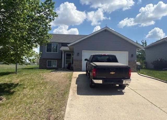 Property at 545 Minnesota St NW, Hutchinson, MN 55350, 4 beds, 2 baths
