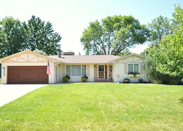 Property at 13200 Oakland Dr, Burnsville, MN 55337, 3 beds, 2 baths