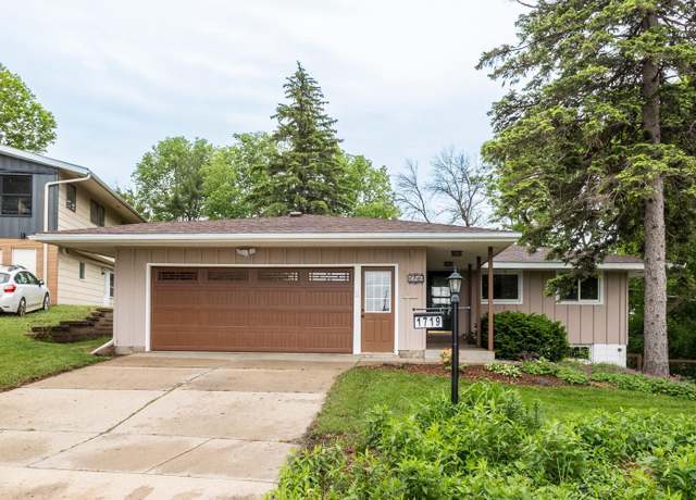 Property at 1719 4th Ave NE, Rochester, MN 55906, 4 beds, 2 baths