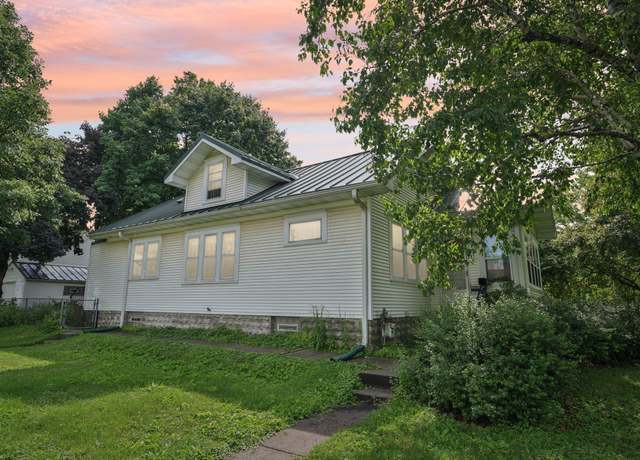 Property at 710 Wheelock Pkwy W, Saint Paul, MN 55117, 2 beds, 2 baths