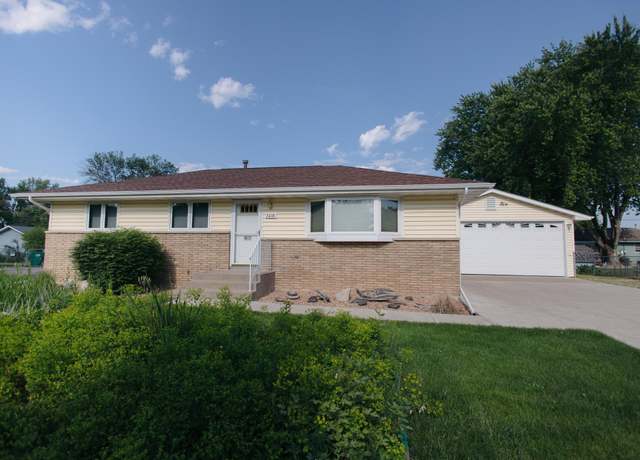 Property at 7218 Oliver Ave N, Brooklyn Center, MN 55430, 4 beds, 2 baths