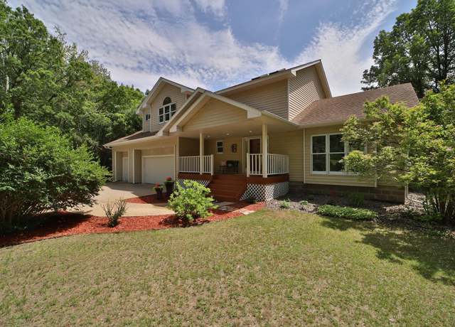 Property at 10551 E Shore Dr, Merrifield, MN 56465, 4 beds, 3 baths