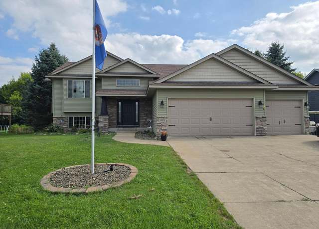 Property at 28902 Scenic Dr, Chisago City, MN 55013, 4 beds, 3 baths