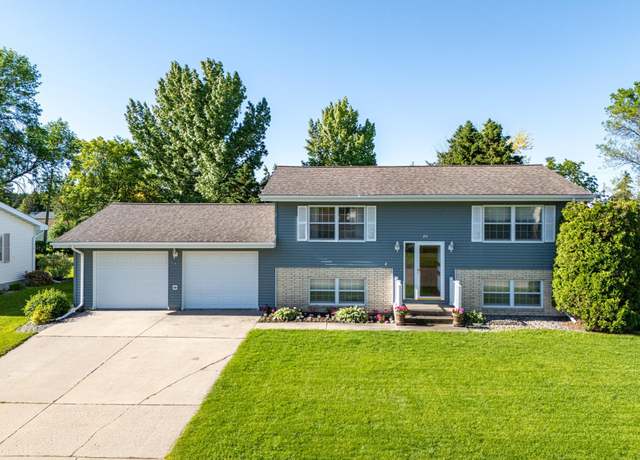 Property at 520 4th Ave NE, Crookston, MN 56716, 4 beds, 2 baths