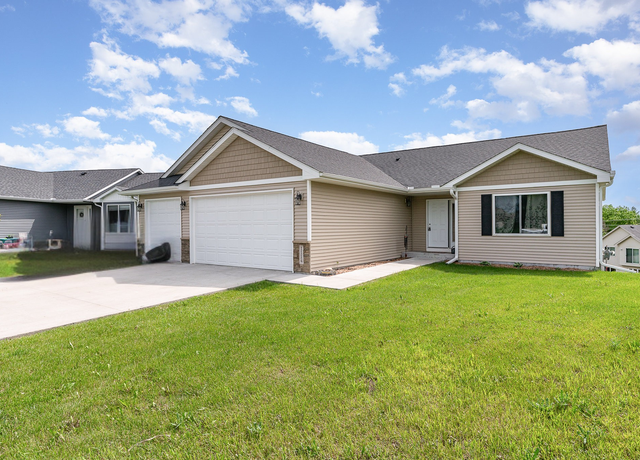 Property at 1114 Sunset Blvd NW, Montgomery, MN 56069, 5 beds, 3 baths