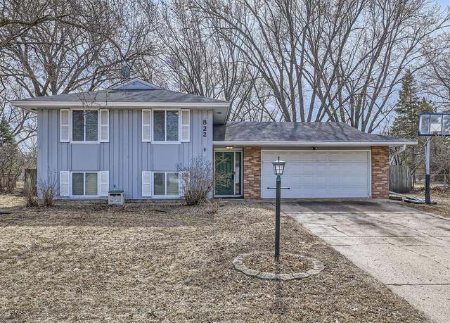 Property at 822 Regent Dr, Apple Valley, MN 55124, 4 beds, 2 baths
