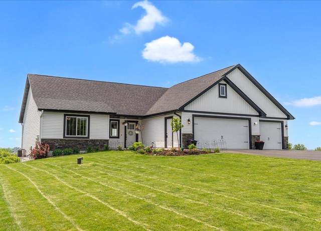 Property at 1609 75th Ave, Hammond, WI 54015, 3 beds, 2 baths
