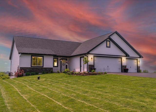 Property at 1609 75th Ave, Hammond, WI 54015, 3 beds, 2 baths