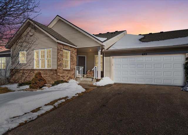 Property at 633 Woodland Dr, Mahtomedi, MN 55115, 3 beds, 3 baths