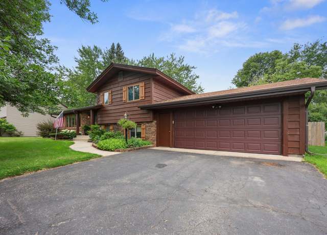 Property at 935 Julie Dr, Saint Cloud, MN 56303, 4 beds, 2 baths