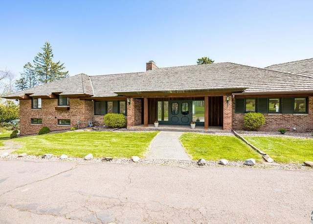 Property at 2900 London Rd, Duluth, MN 55804, 5 beds, 4 baths