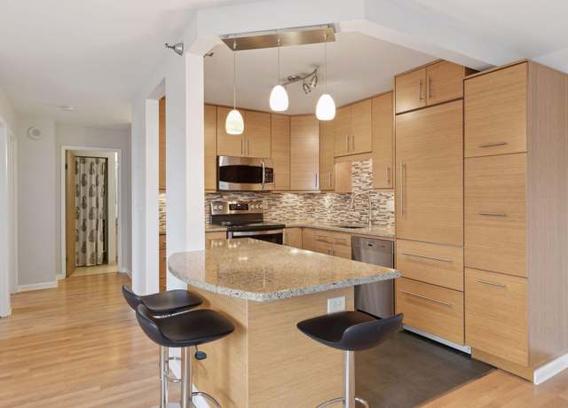 Property at 78 10th St E #1002, Saint Paul, MN 55101, 2 beds, 1 bath