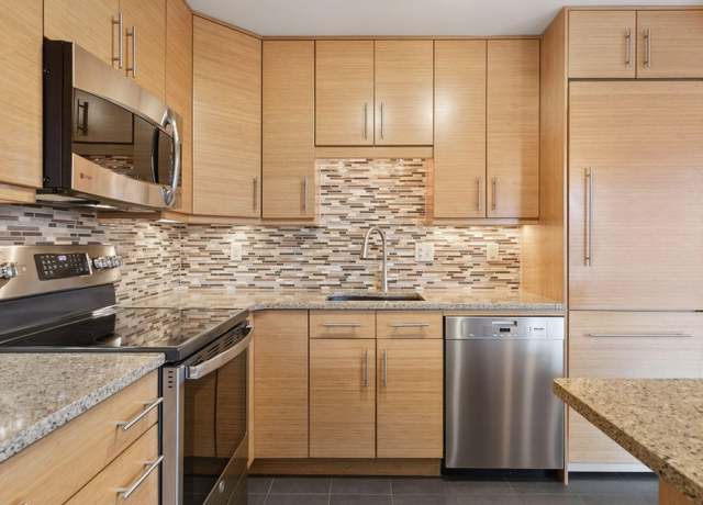 Property at 78 10th St E #1002, Saint Paul, MN 55101, 2 beds, 1 bath