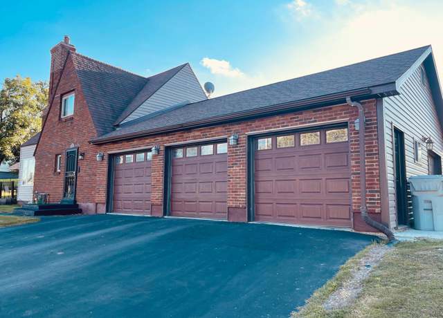 Property at 419 5th Ave NW, Chisholm, MN 55719, 3 beds, 2 baths